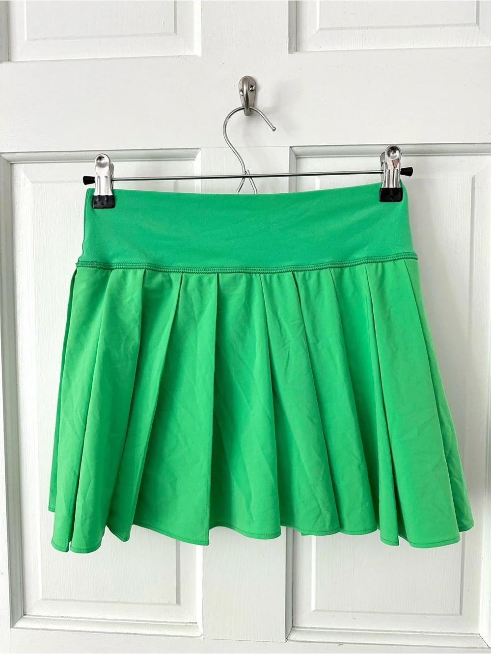 Offline by Aerie Bright Green Pleated Tennis Skort Game Set Match Graphic Size M